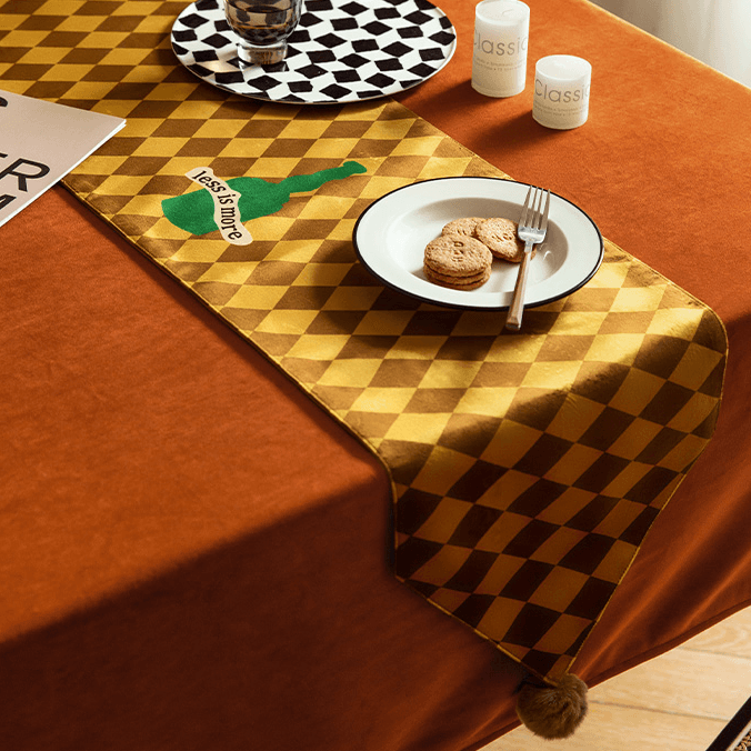 Paja Plaid Table Runner - HomeCozify