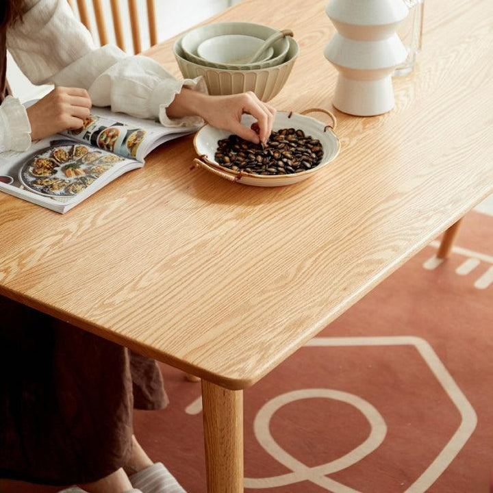 Siri Dining Table - HomeCozify