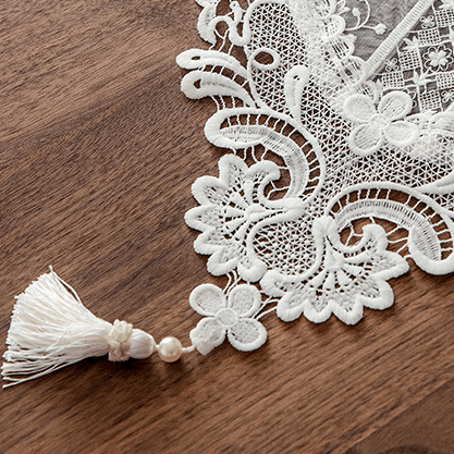 Aretha Lace Table Runner - HomeCozify