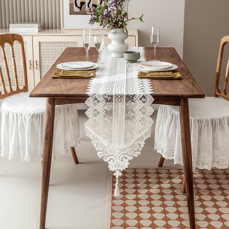 Aretha Lace Table Runner - HomeCozify