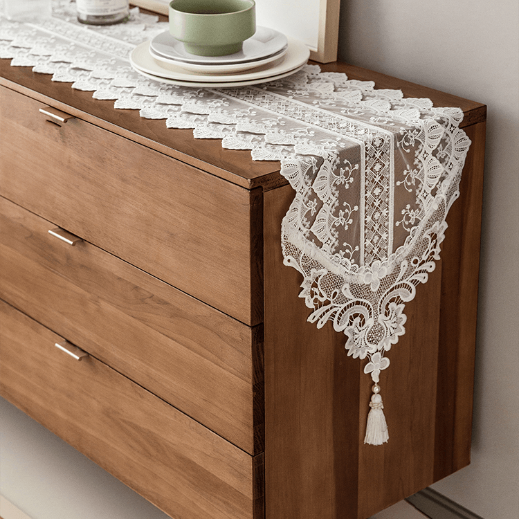 Aretha Lace Table Runner - HomeCozify