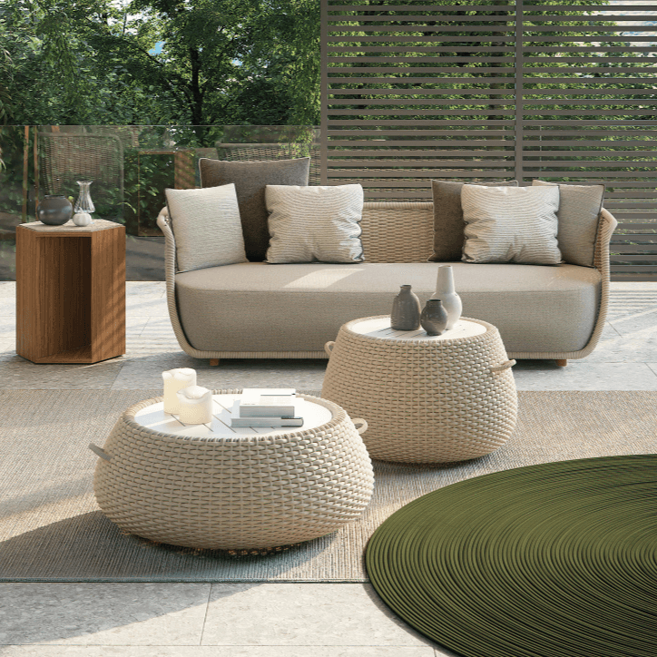 Avisse Outdoor Seating Set - HomeCozify