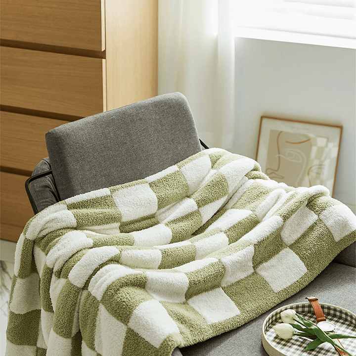 Deborah Checkerboard Throw Blanket - HomeCozify