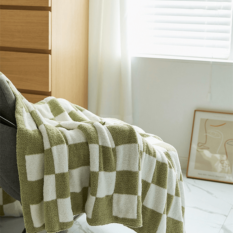 Deborah Checkerboard Throw Blanket - HomeCozify