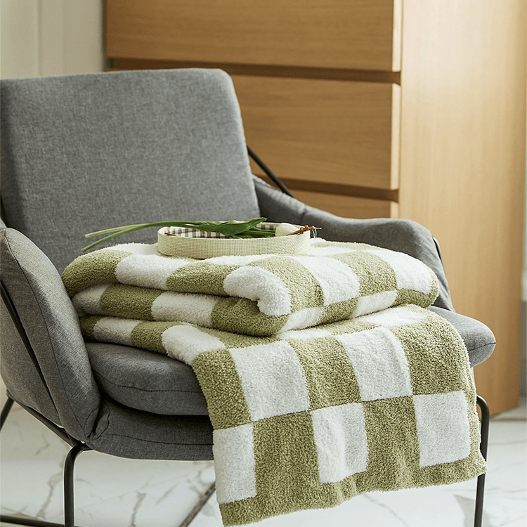 Deborah Checkerboard Throw Blanket - HomeCozify