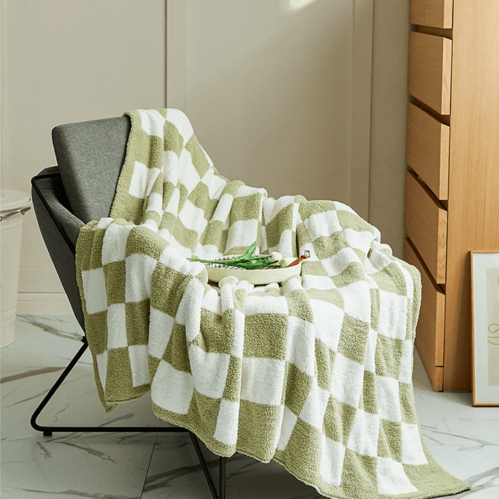 Deborah Checkerboard Throw Blanket - HomeCozify