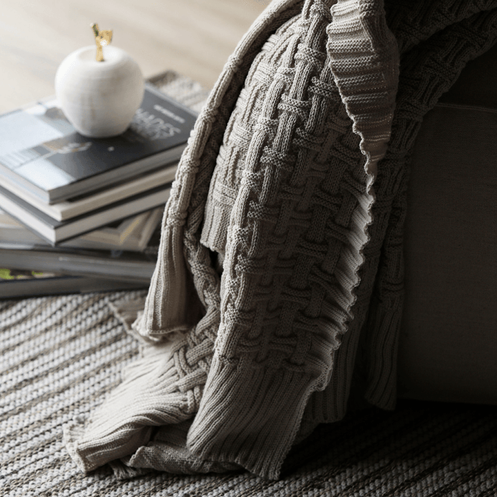 Evelyn Textured Blanket - HomeCozify