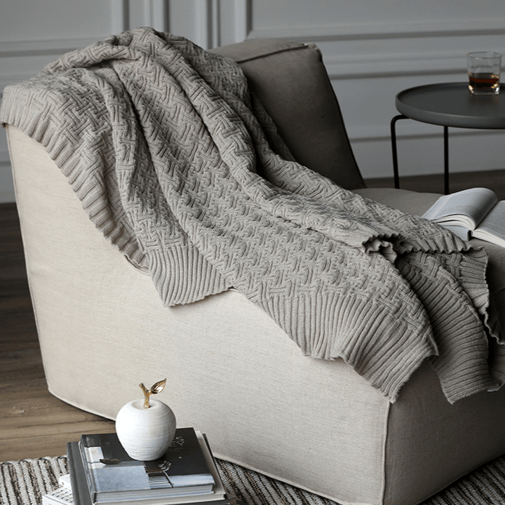 Evelyn Textured Blanket - HomeCozify