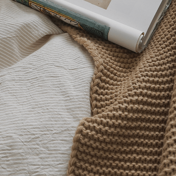 Jozsua Knitted Throw Blanket - HomeCozify