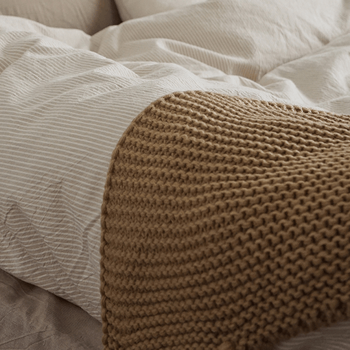 Jozsua Knitted Throw Blanket - HomeCozify