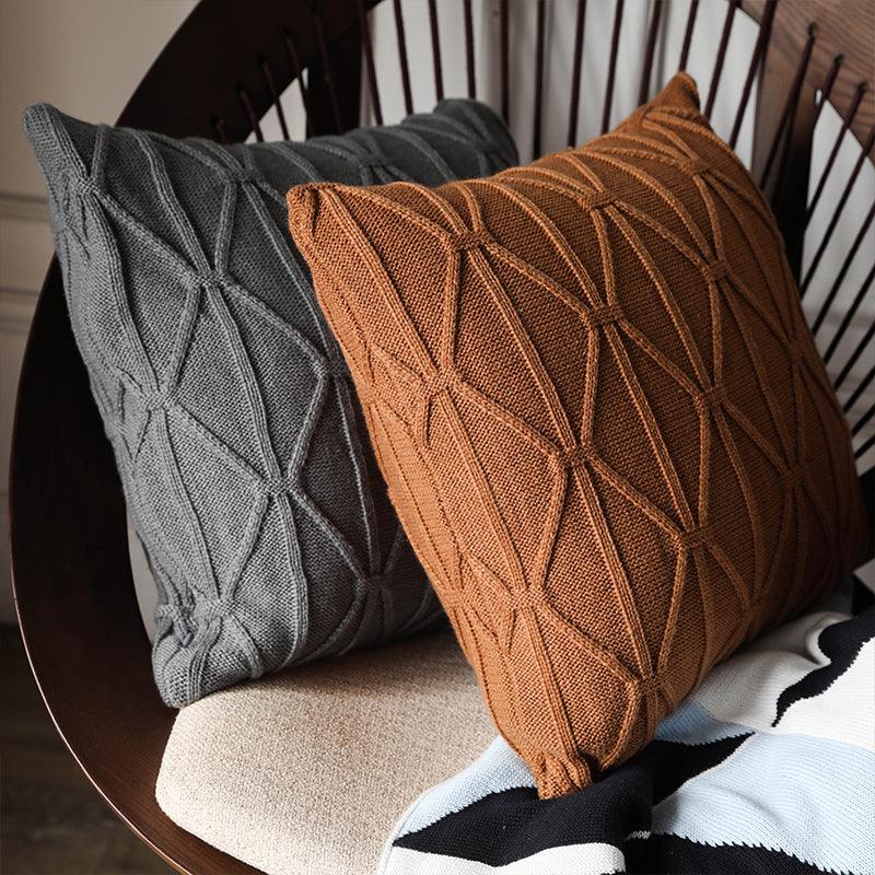 Modern Knitted Throw Pillow - HomeCozify