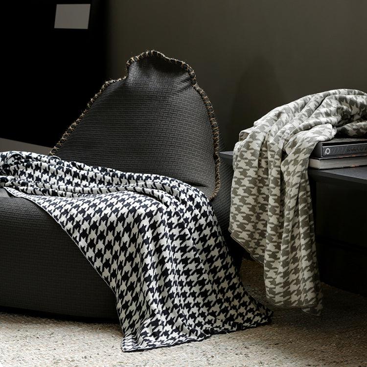 Natalka Houndstooth Blanket - HomeCozify