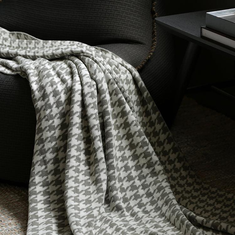 Natalka Houndstooth Blanket - HomeCozify