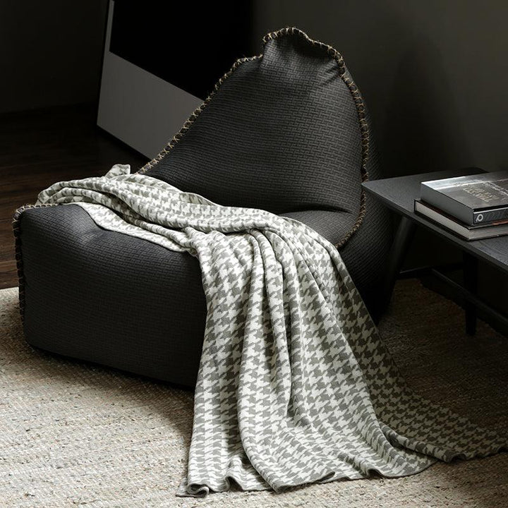 Natalka Houndstooth Blanket - HomeCozify