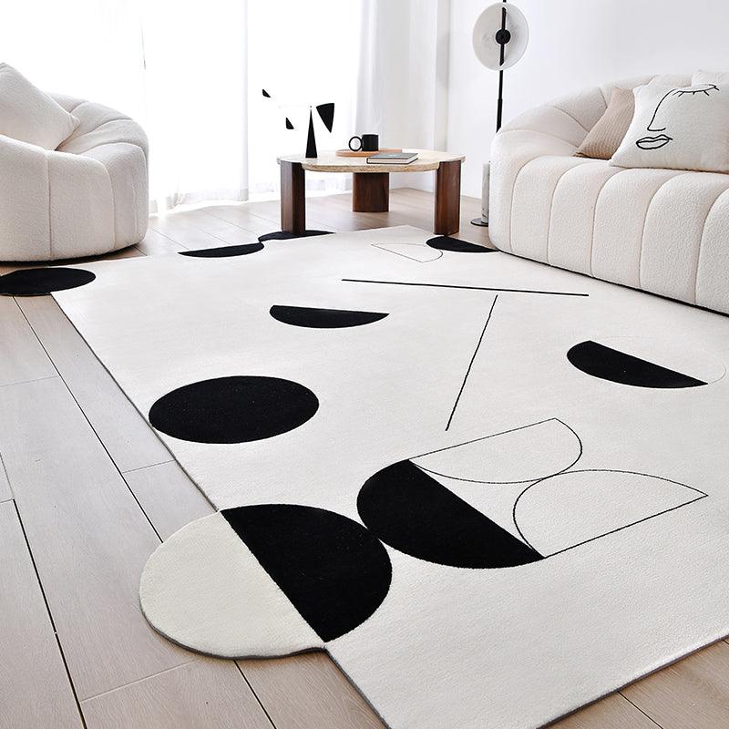 Ula Black/White Geometric Carpet - HomeCozify