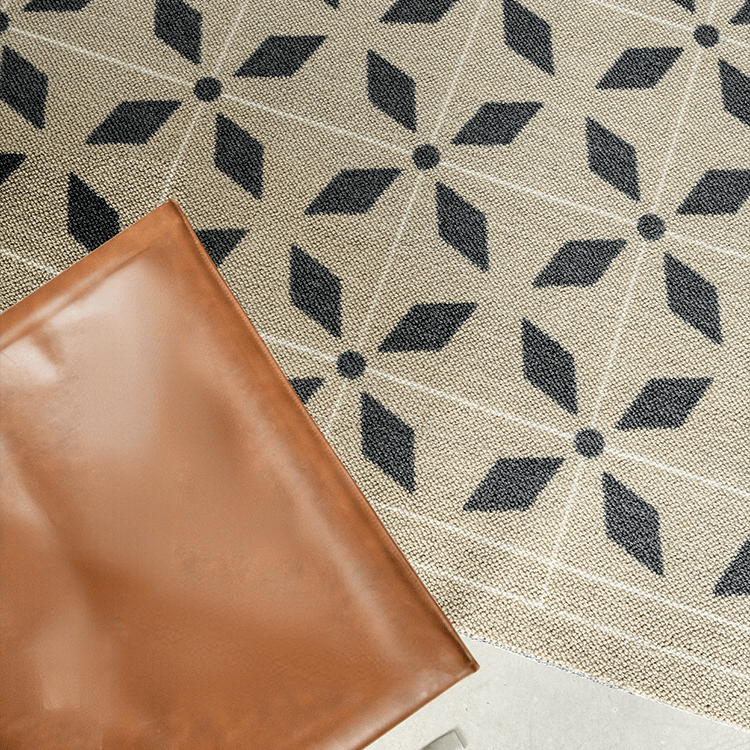 Viktoria Beige Carpet - HomeCozify